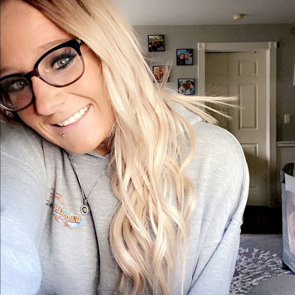 Meet your Posher, Alexis - Picture 1 of 1